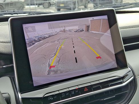 Used 2022 Jeep Compass Limited image 18