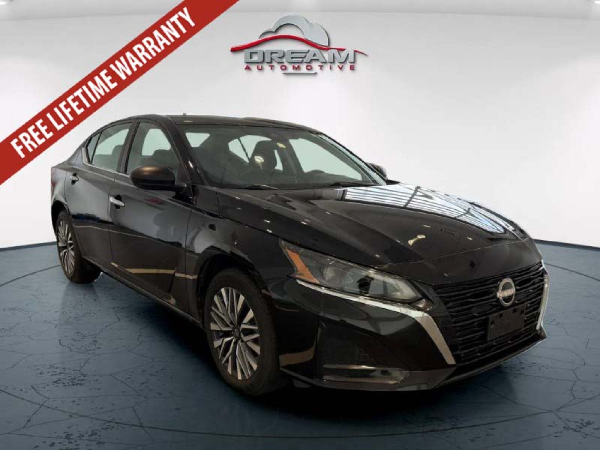 Used 2025 Nissan Altima 2.5 SV AWD/4WD image 1