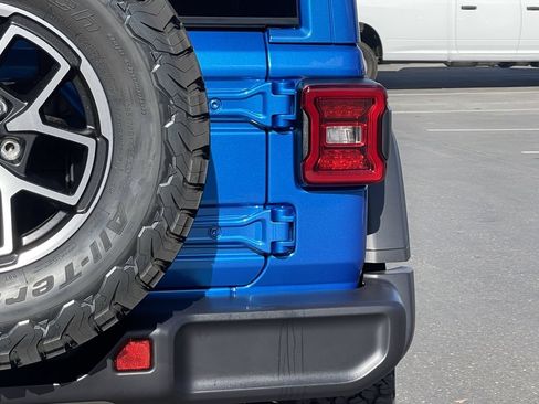 New 2026 Jeep Wrangler Unlimited Rubicon w/ Technology Group AWD/4WD image 12