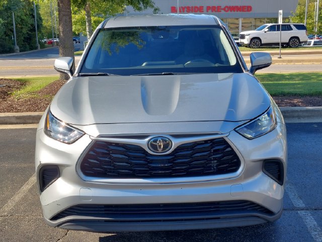 Used 2023 Toyota Highlander L FWD image 5