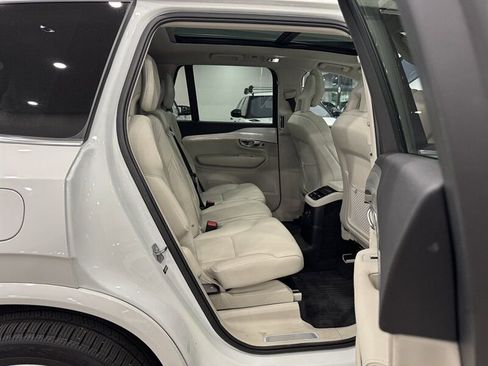 Used 2016 Volvo XC90 T8 Momentum w/ Vision Package image 10