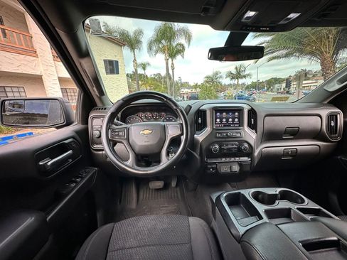 Used 2020 Chevrolet Silverado 1500 Custom w/ Custom Value Package RWD image 15