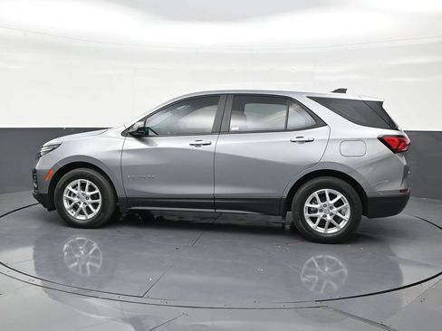Used 2023 Chevrolet Equinox LS FWD image 2