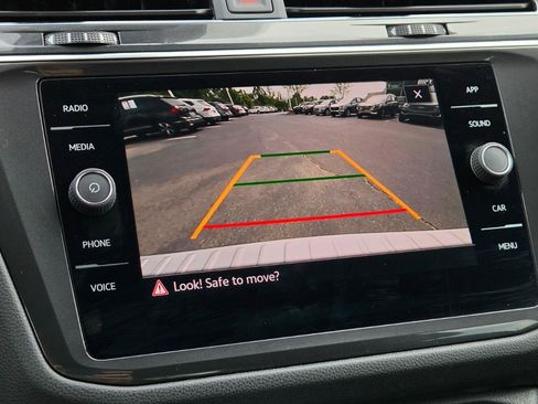 Certified 2023 Volkswagen Tiguan SE image 30