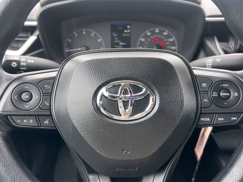 Certified 2025 Toyota Corolla LE image 23
