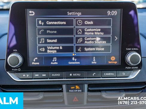 Used 2025 Nissan Altima 2.5 SV FWD image 34