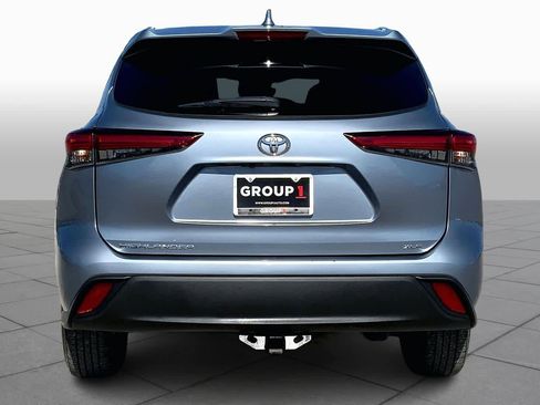 Used 2020 Toyota Highlander XLE image 5