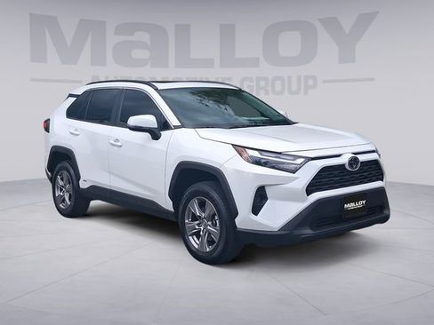 Used 2025 Toyota RAV4 XLE w/ Convenience Package AWD/4WD image 7