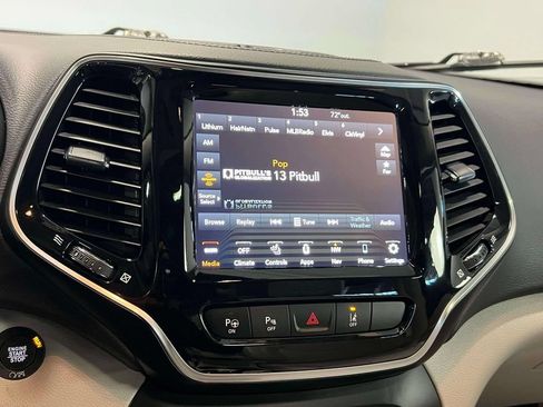 Used 2022 Jeep Cherokee Limited w/ Elite Package AWD/4WD image 30