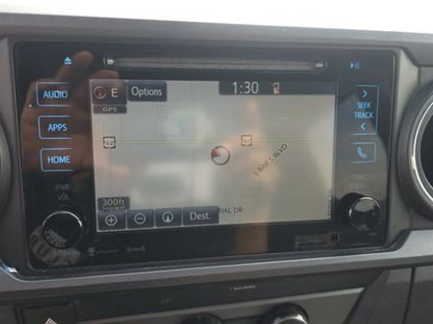 Used 2019 Toyota Tacoma TRD Sport image 21