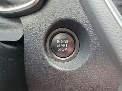 Used 2024 Toyota Corolla Cross XLE FWD image 29