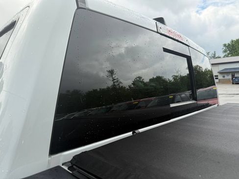 Used 2022 RAM 1500 Laramie AWD/4WD image 13