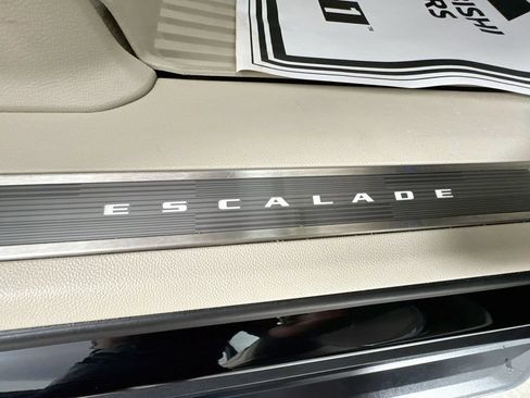 Used 2023 Cadillac Escalade Sport Platinum w/ Heavy-Duty Trailer Package AWD/4WD image 38