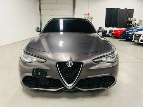 Used 2019 Alfa Romeo Giulia w/ Quick Order Package 22K Sport RWD image 3