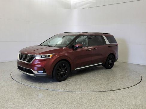 Used 2022 Kia Carnival SX Prestige FWD image 3