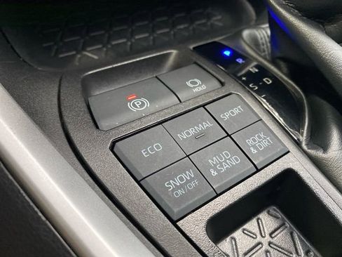 Used 2023 Toyota RAV4 LE AWD/4WD image 24