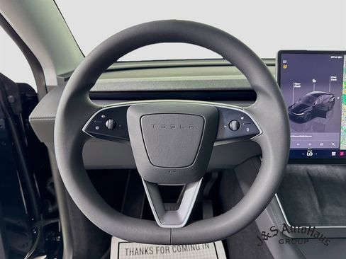 Used 2026 Tesla Model Y Long Range image 12