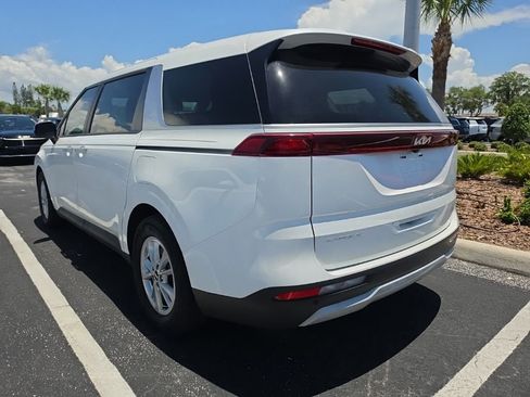Used 2023 Kia Carnival LX FWD image 13