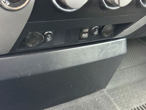 Used 2018 Toyota Tundra SR5 AWD/4WD image 29