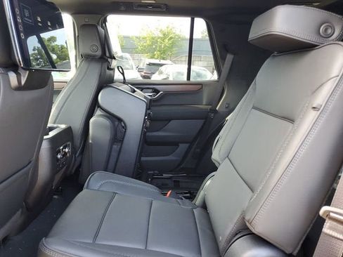 New 2026 GMC Yukon Denali w/ Denali Reserve Package AWD/4WD image 11