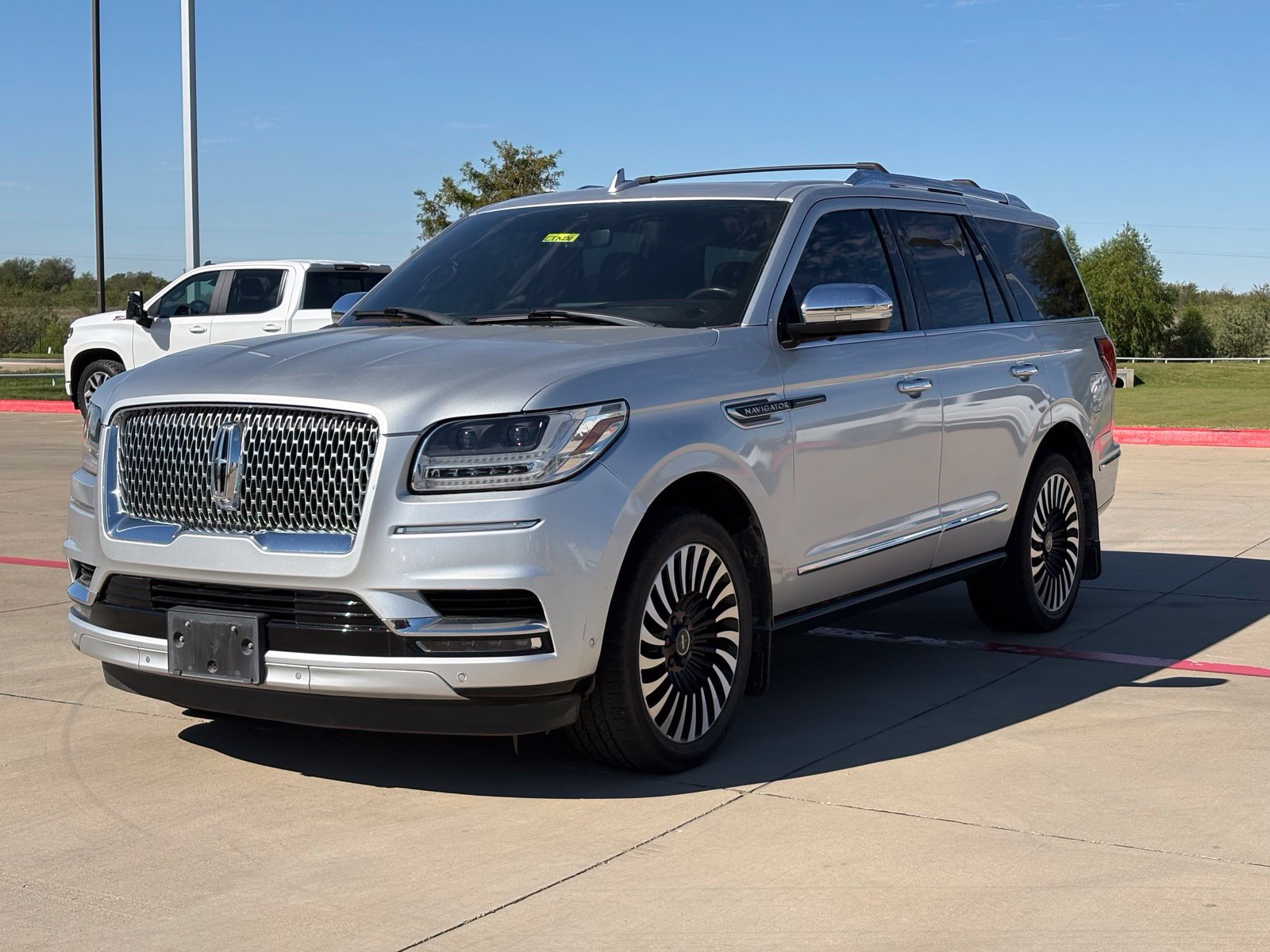 Used 2019 Lincoln Navigator Black Label w/ Cargo Package AWD/4WD image 3