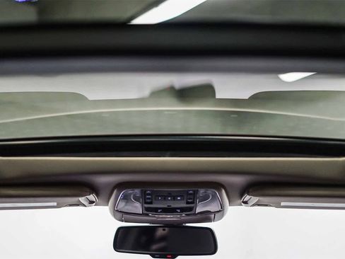 Used 2019 Chrysler 300 Limited image 12