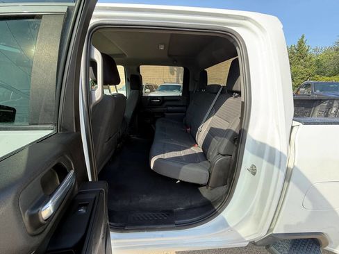 Used 2022 Chevrolet Silverado 3500 LT w/ Convenience Package image 5