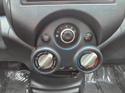 Used 2014 Nissan Versa S Plus image 28