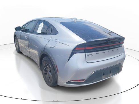 Used 2023 Toyota Prius LE FWD image 5