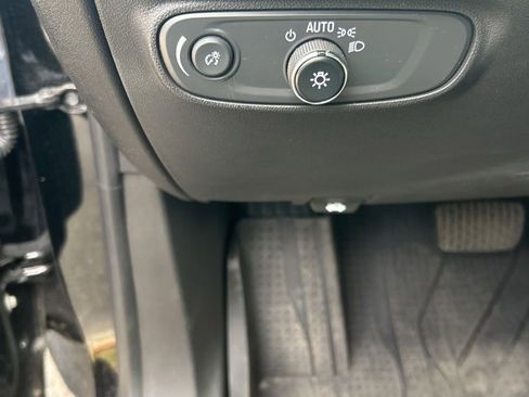 Used 2022 Chevrolet Equinox LT image 9