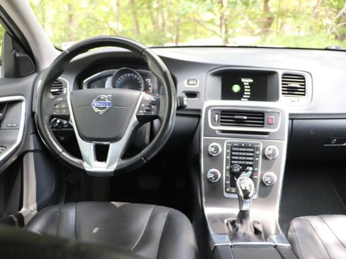 Used 2016 Volvo V60 T5 Premier AWD/4WD image 33