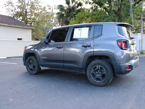 Used 2021 Jeep Renegade Sport AWD/4WD image 4