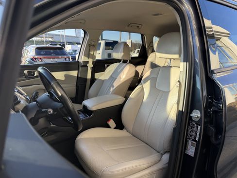 Used 2021 Kia Sorento S image 29