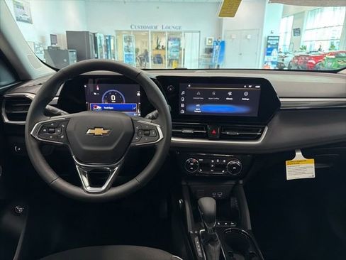 New 2026 Chevrolet TrailBlazer LT w/ LT Cold Weather Package FWD image 24