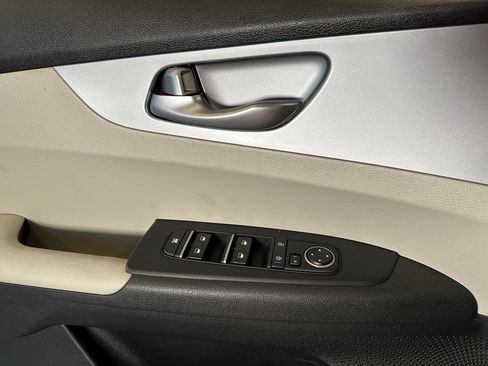 Used 2023 Kia Forte LXS FWD image 19