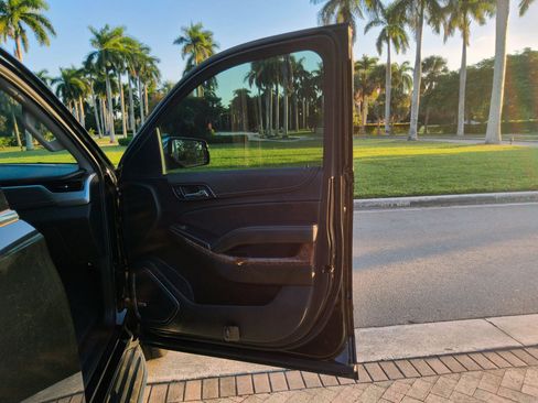 Used 2020 Chevrolet Suburban Premier image 39