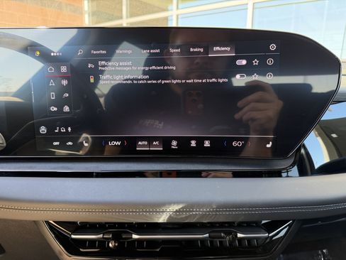 Used 2025 Audi Q6 e-tron Premium w/ Convenience Package RWD image 26