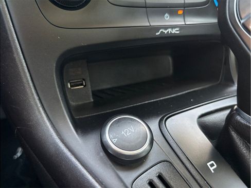 Used 2016 Ford Focus SE FWD image 26