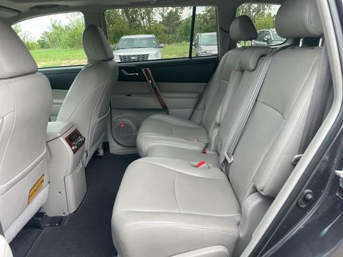 Used 2013 Toyota Highlander Limited FWD image 28