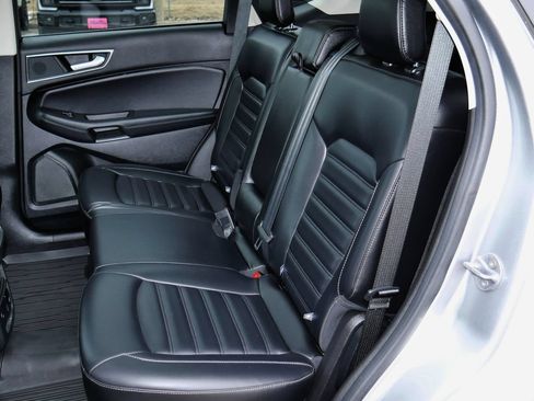 Used 2024 Ford Edge SEL w/ Convenience Package AWD/4WD image 6