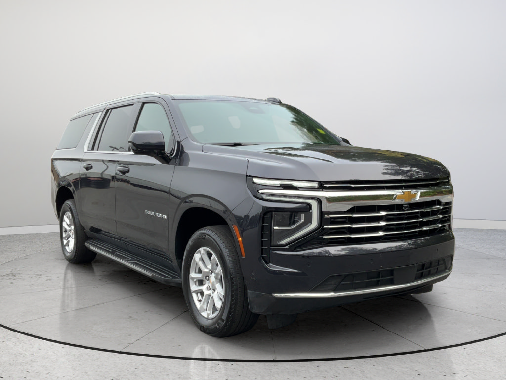 Certified 2025 Chevrolet Suburban LT RWD image 1