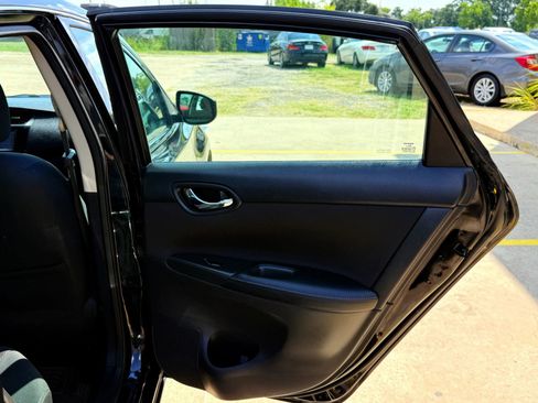 Used 2019 Nissan Sentra S image 35