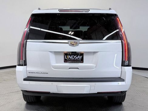 Used 2018 Cadillac Escalade Luxury image 5