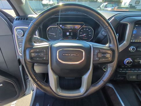 Used 2021 GMC Sierra 2500 Denali w/ Denali Ultimate Package image 17