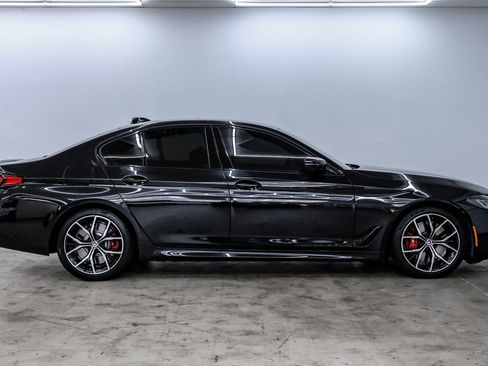 Used 2023 BMW M550i xDrive w/ Executive Package image 6