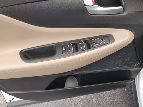 Used 2023 Hyundai Santa Fe SE FWD image 18