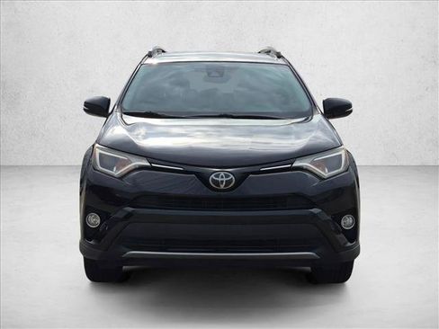 Used 2017 Toyota RAV4 XLE FWD image 2