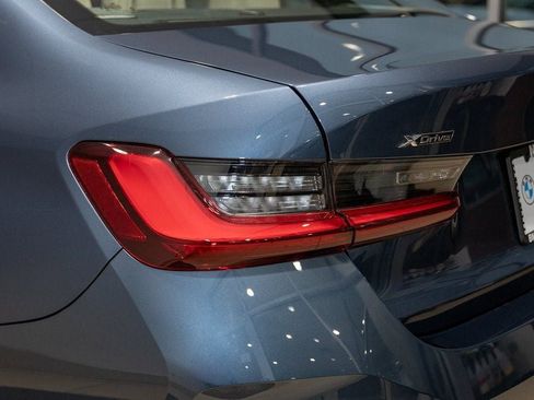 Used 2026 BMW 330i xDrive Sedan w/ Premium Package image 9