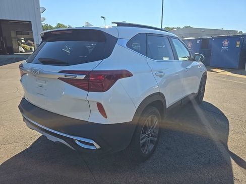 Used 2023 Kia Seltos S w/ Navigation Package AWD/4WD image 8