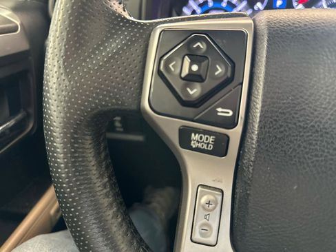 Used 2018 Toyota 4Runner Limited AWD/4WD image 40